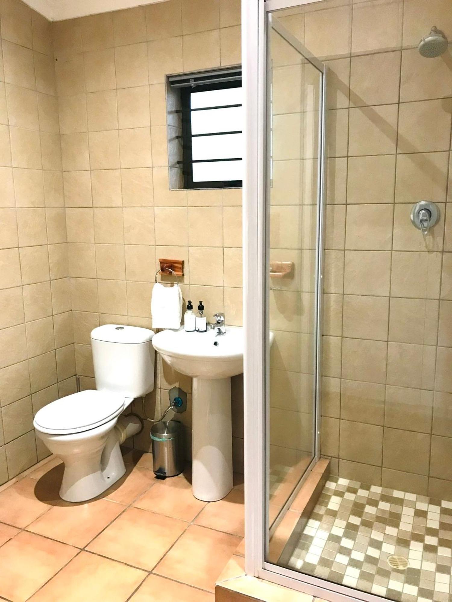 10Vdw Self Catering Apartments Дърбанвил Екстериор снимка